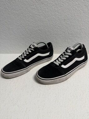 Vans Black and White Low-Top Skate Sneakers Mens 9